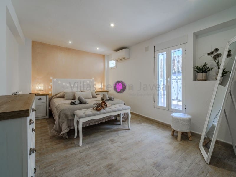 4 bedroom Villa for holiday rental in Javea / Xabia - € 1,170 (Ref: 9605297)