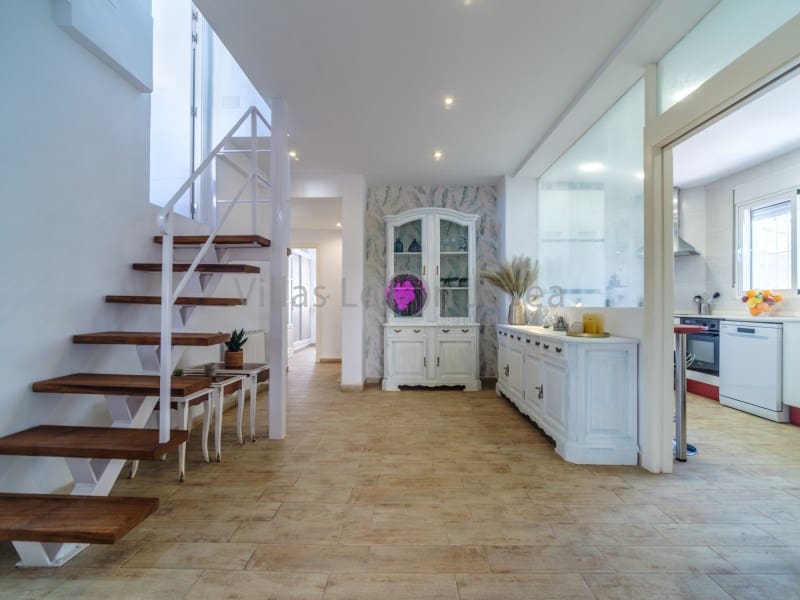 4 bedroom Villa for holiday rental in Javea / Xabia - € 1,170 (Ref: 9605297)