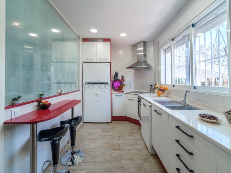 4 bedroom Villa for holiday rental in Javea / Xabia - € 1,170 (Ref: 9605297)