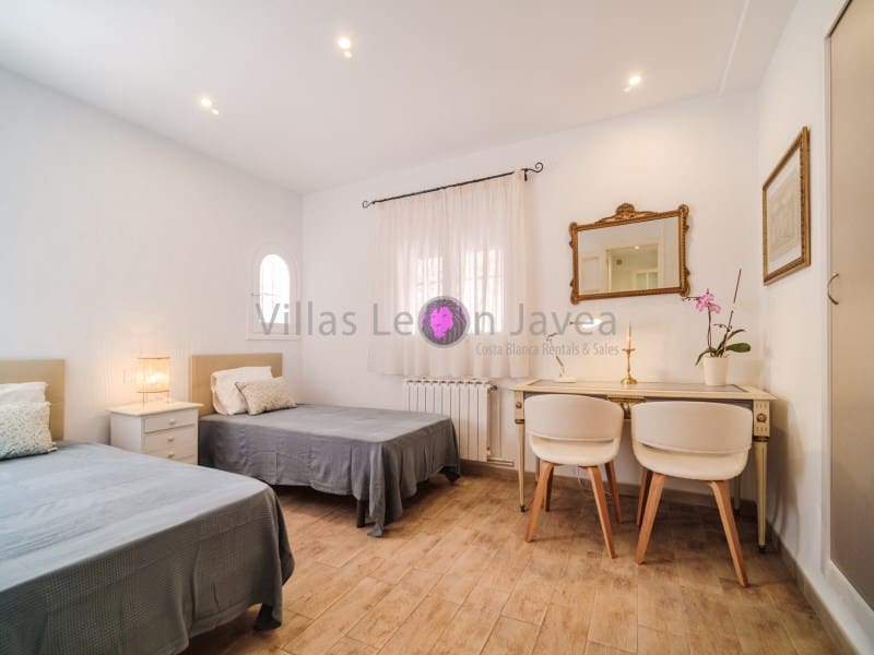 4 bedroom Villa for holiday rental in Javea / Xabia - € 1,170 (Ref: 9605297)