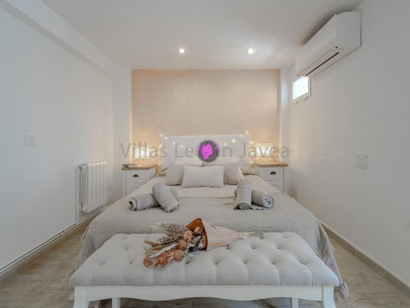 4 bedroom Villa for holiday rental in Javea / Xabia - € 1,170 (Ref: 9605297)