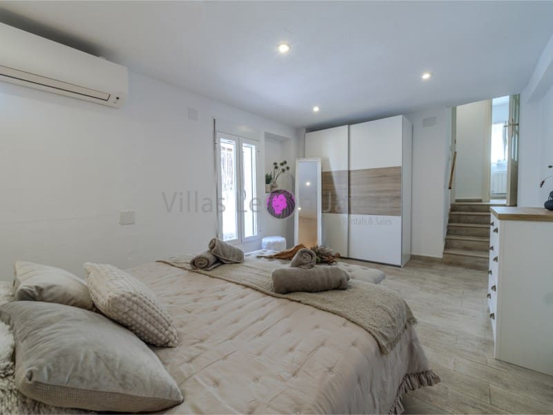 4 bedroom Villa for holiday rental in Javea / Xabia - € 1,170 (Ref: 9605297)