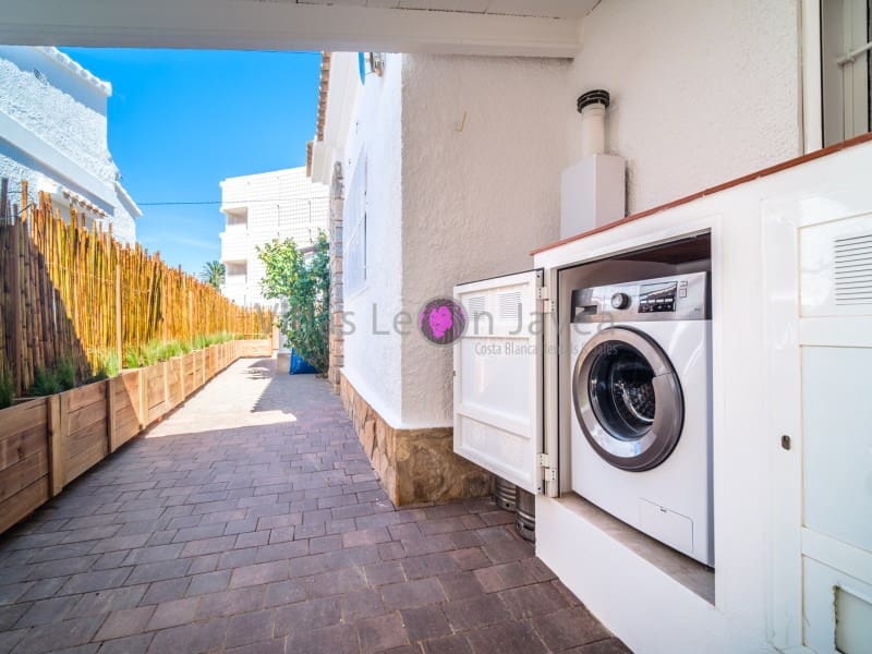 4 bedroom Villa for holiday rental in Javea / Xabia - € 1,170 (Ref: 9605297)