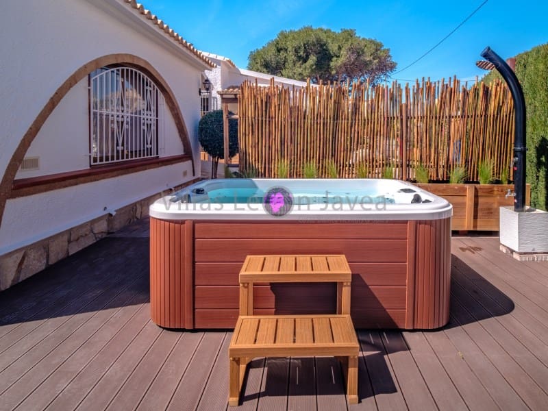 4 bedroom Villa for holiday rental in Javea / Xabia - € 1,170 (Ref: 9605297)