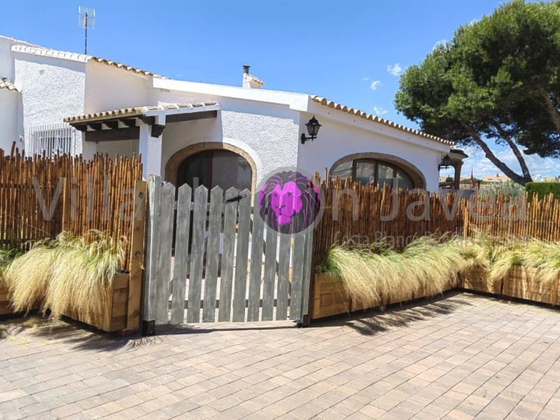 4 bedroom Villa for holiday rental in Javea / Xabia - € 1,170 (Ref: 9605297)