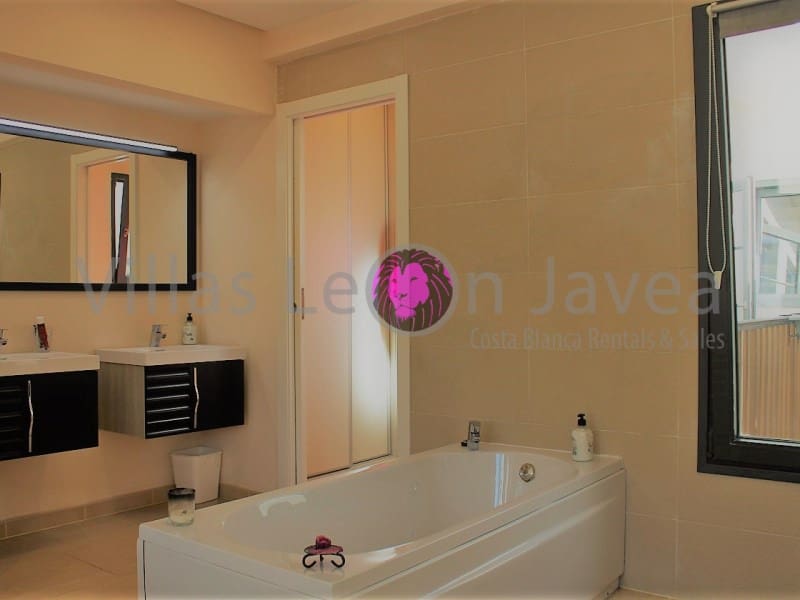 5 soverom Hus til salgs i Javea / Xabia med garasje - € 495 000 (Ref: 9605302)