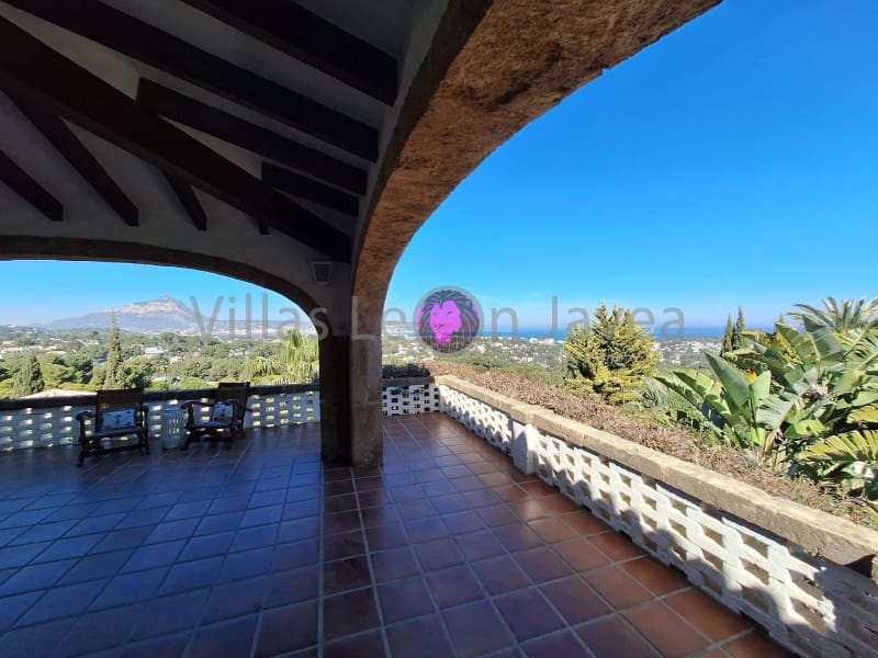 8 bedroom Villa for sale in Javea / Xabia with pool garage - € 2,350,000 (Ref: 9627789)