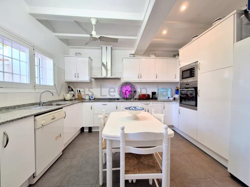 8 sypialnia Willa na sprzedaż w Javea / Xabia z basenem garażem - 2 350 000 € (Ref: 9627789)