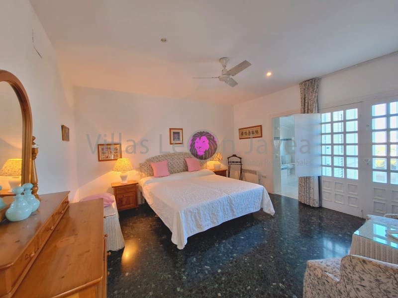 8 sypialnia Willa na sprzedaż w Javea / Xabia z basenem garażem - 2 350 000 € (Ref: 9627789)