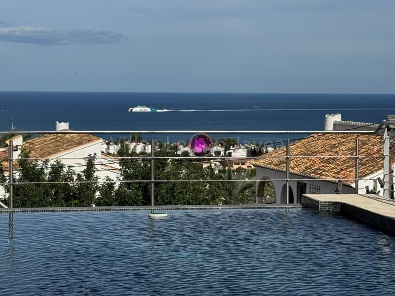 5 soverom Villa til salgs i Denia med svømmebasseng garasje - € 785 000 (Ref: 9670522)