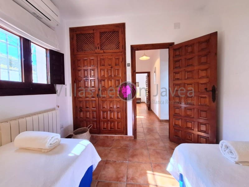 Villa/Maison de 3 chambres à louer à Javea / Xabia avec piscine - 2 690 € (Ref: 9723600)