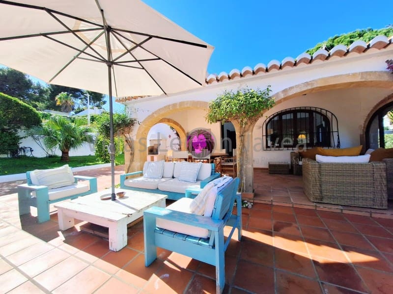 Villa/Maison de 3 chambres à louer à Javea / Xabia avec piscine - 2 690 € (Ref: 9723600)