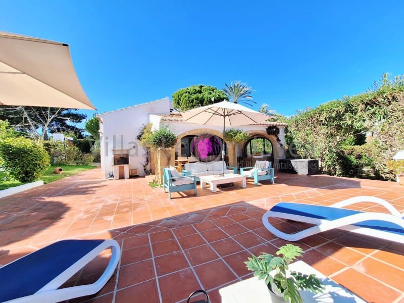 Villa/Maison de 3 chambres à louer à Javea / Xabia avec piscine - 2 690 € (Ref: 9723600)