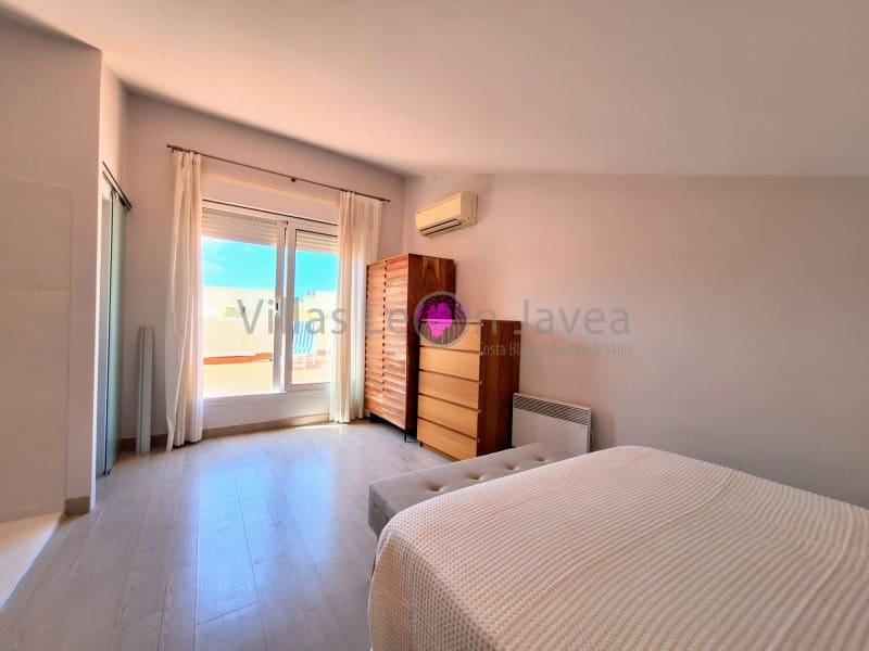 Apartamento de 3 habitaciones en Javea / Xàbia en alquiler con piscina garaje - 1.400 € (Ref: 9723602)