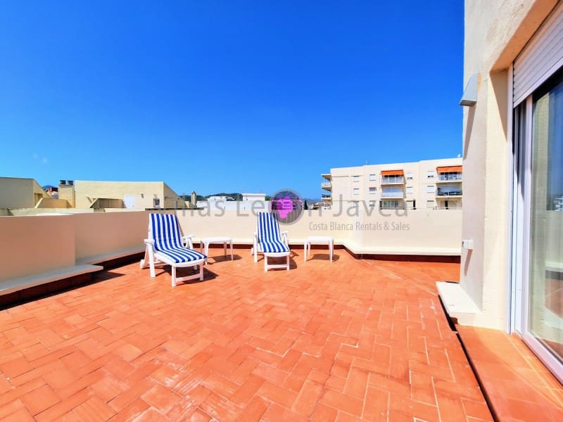 Apartamento de 3 habitaciones en Javea / Xàbia en alquiler con piscina garaje - 1.400 € (Ref: 9723602)