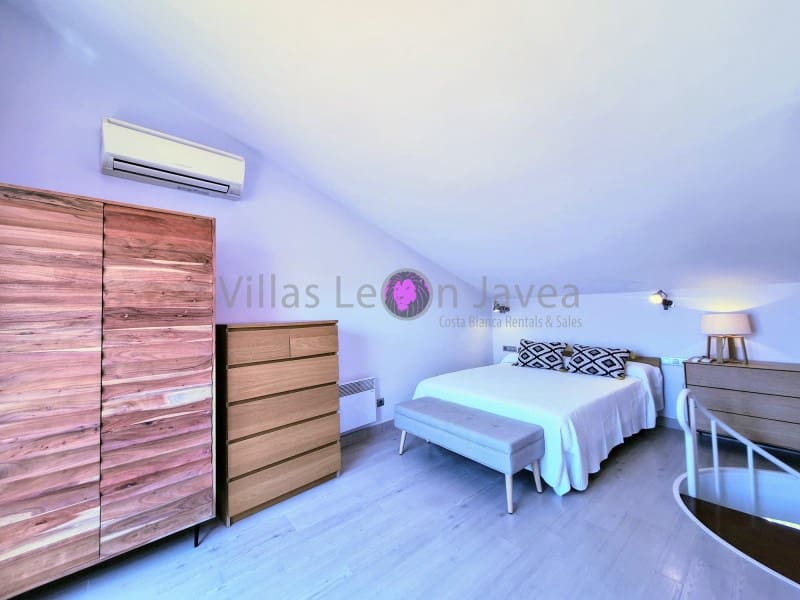 Apartamento de 3 habitaciones en Javea / Xàbia en alquiler con piscina garaje - 1.400 € (Ref: 9723602)