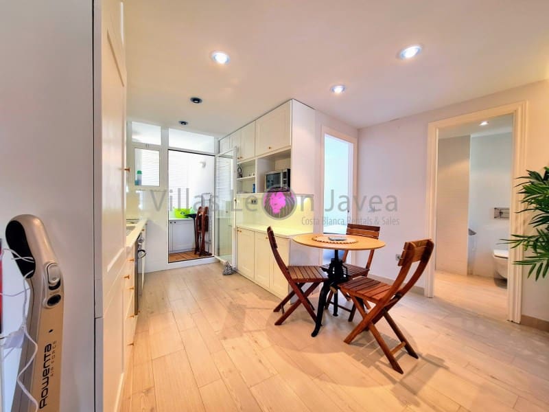 Apartamento de 3 habitaciones en Javea / Xàbia en alquiler con piscina garaje - 1.400 € (Ref: 9723602)