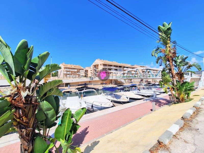 Apartamento de 3 habitaciones en Javea / Xàbia en alquiler con piscina garaje - 1.400 € (Ref: 9723602)