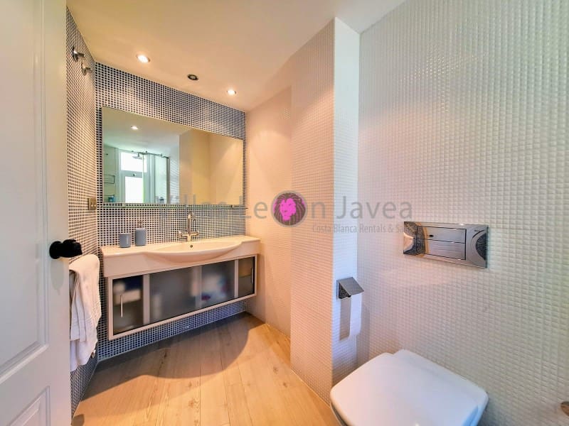 Apartamento de 3 habitaciones en Javea / Xàbia en alquiler con piscina garaje - 1.400 € (Ref: 9723602)