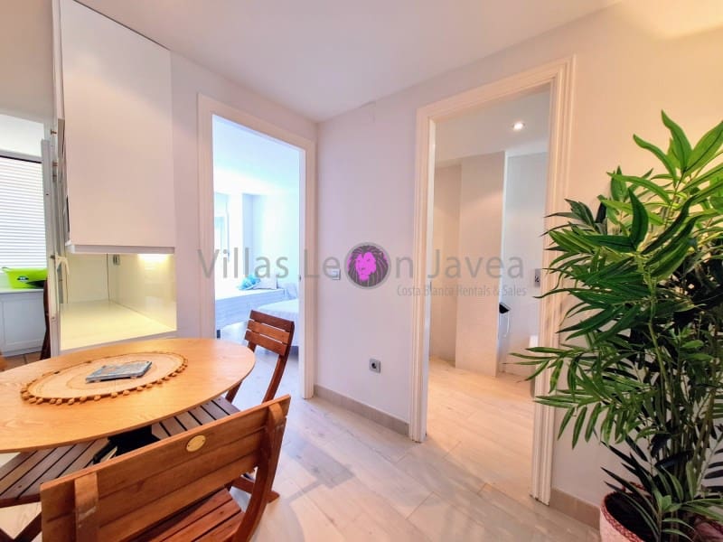 Apartamento de 3 habitaciones en Javea / Xàbia en alquiler con piscina garaje - 1.400 € (Ref: 9723602)