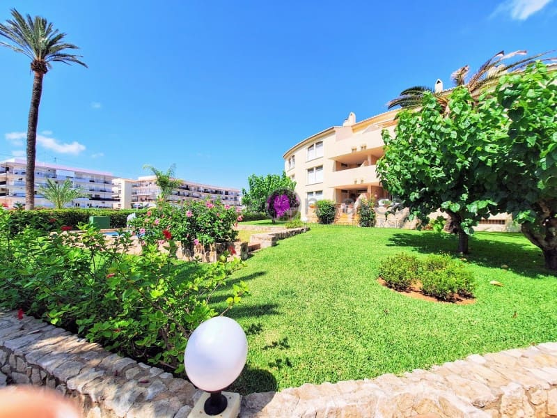 Apartamento de 3 habitaciones en Javea / Xàbia en alquiler con piscina garaje - 1.400 € (Ref: 9723602)