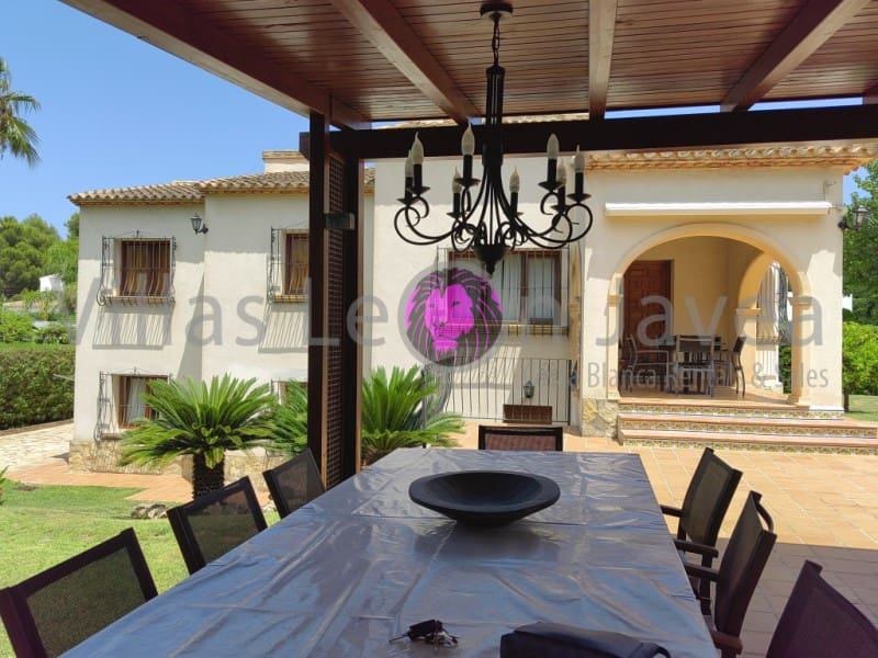 Villa/Maison de 3 chambres à louer à Javea / Xabia avec piscine - 2 000 € (Ref: 9723603)