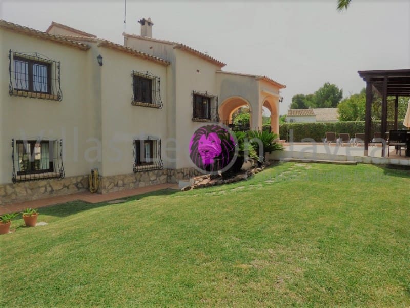 Villa/Maison de 3 chambres à louer à Javea / Xabia avec piscine - 2 000 € (Ref: 9723603)