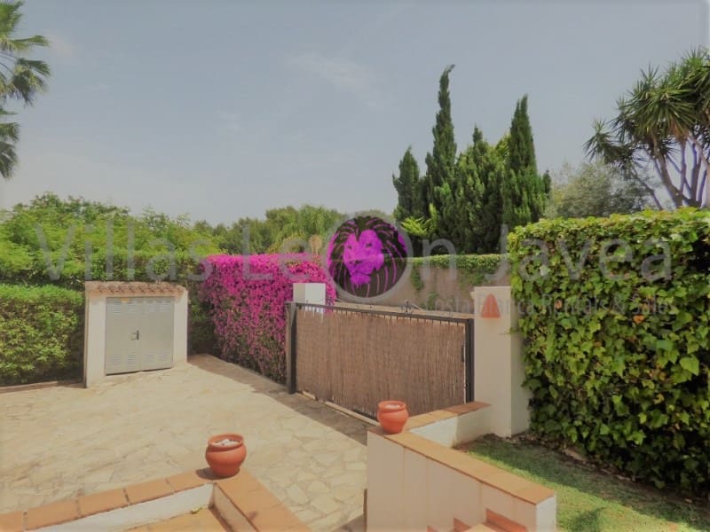 Villa/Maison de 3 chambres à louer à Javea / Xabia avec piscine - 2 000 € (Ref: 9723603)