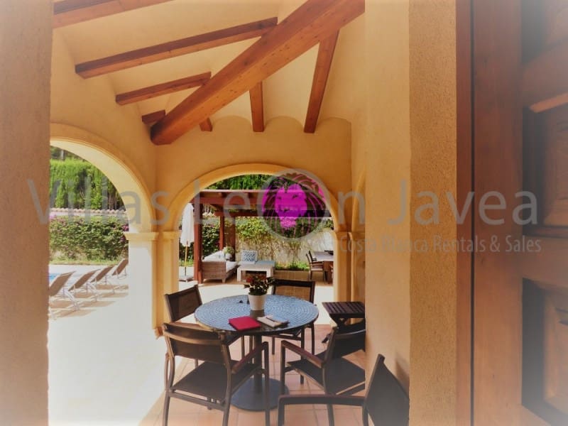 Villa/Maison de 3 chambres à louer à Javea / Xabia avec piscine - 2 000 € (Ref: 9723603)