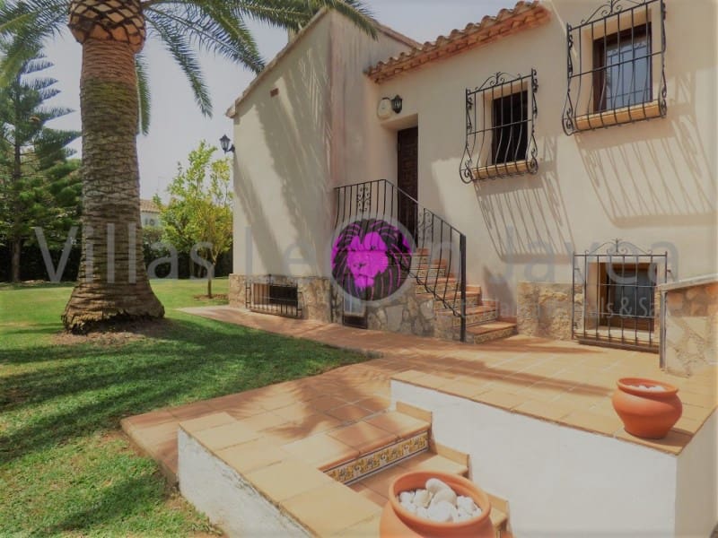 Villa/Maison de 3 chambres à louer à Javea / Xabia avec piscine - 2 000 € (Ref: 9723603)