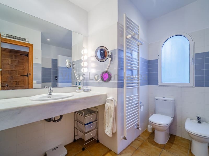 Villa/Maison de 6 chambres à louer à Javea / Xabia avec piscine - 3 700 € (Ref: 9723605)