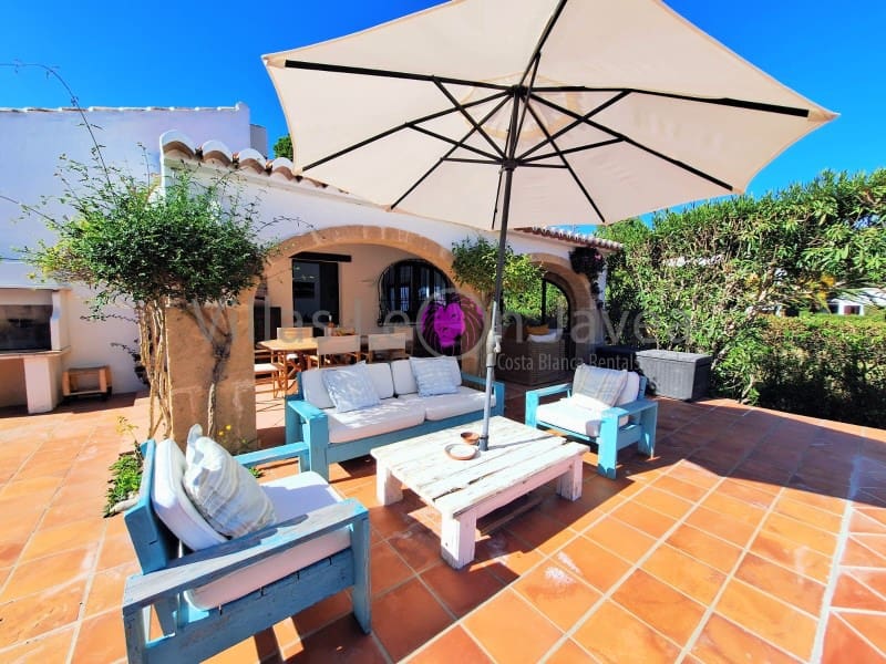 Villa/Maison de 3 chambres à louer à Javea / Xabia avec piscine - 1 750 € (Ref: 9723607)