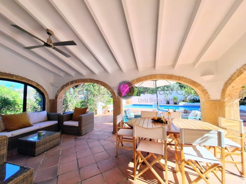 Villa/Maison de 3 chambres à louer à Javea / Xabia avec piscine - 1 750 € (Ref: 9723607)