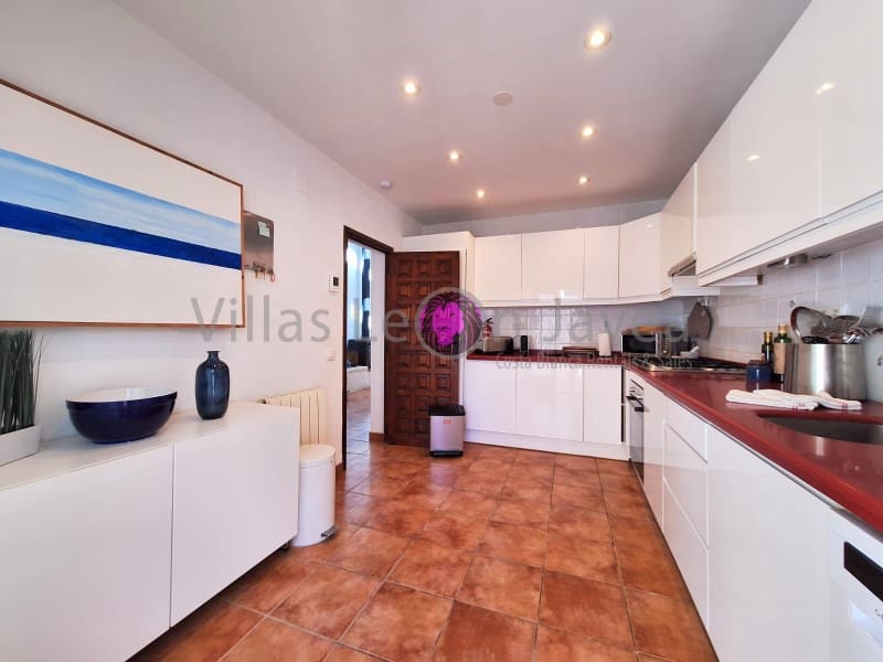 Villa/Maison de 3 chambres à louer à Javea / Xabia avec piscine - 1 750 € (Ref: 9723607)