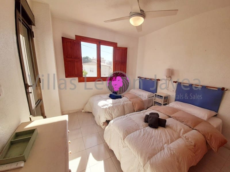 3 soveværelse Byhus til leje i Javea / Xabia med swimmingpool garage - € 1.200 (Ref: 9790956)