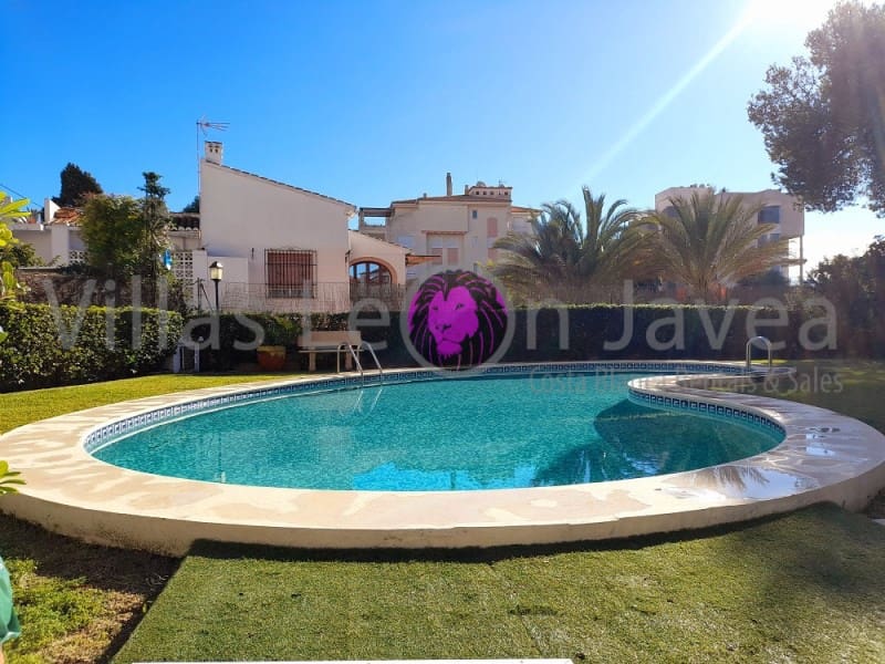 3 soveværelse Byhus til leje i Javea / Xabia med swimmingpool garage - € 1.200 (Ref: 9790956)