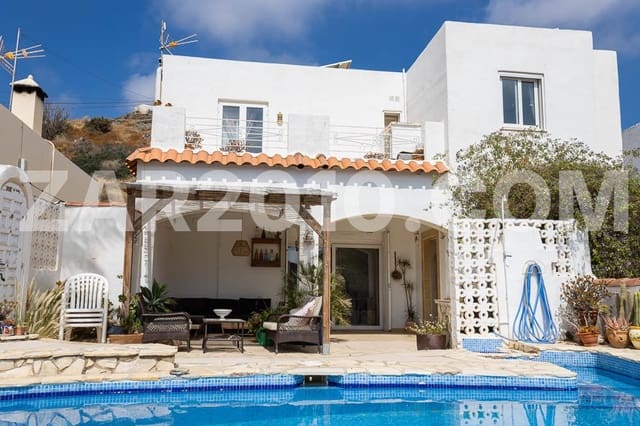Chalet de 4 habitaciones en Mojácar en venta con piscina garaje - 350.000 € (Ref: 10014106)