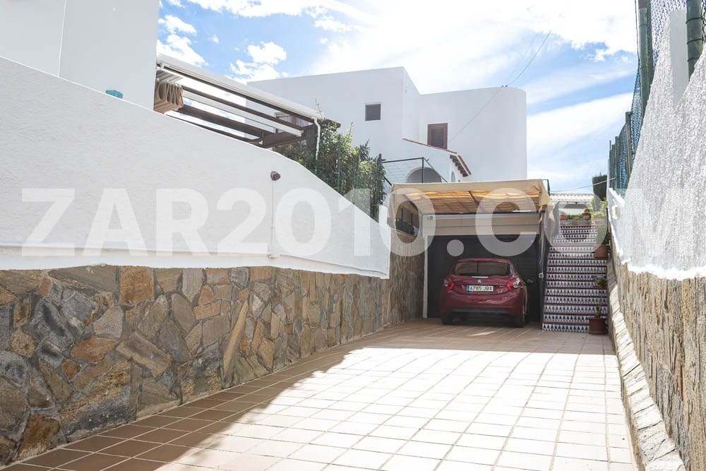 Chalet de 4 habitaciones en Mojácar en venta con garaje - 450.000 € (Ref: 10054300)