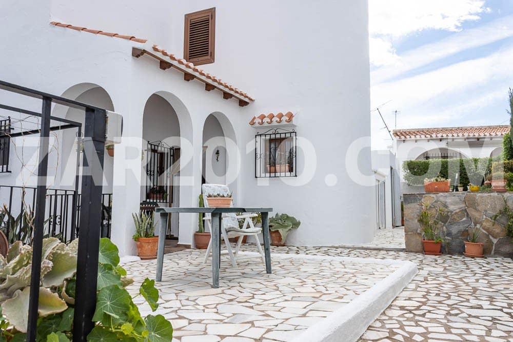 Chalet de 4 habitaciones en Mojácar en venta con garaje - 450.000 € (Ref: 10054300)