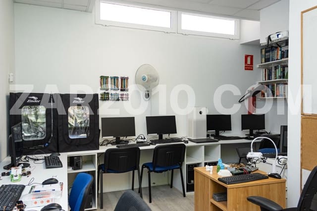 Erhverv til salg i Garrucha - € 75.000 (Ref: 10135268)