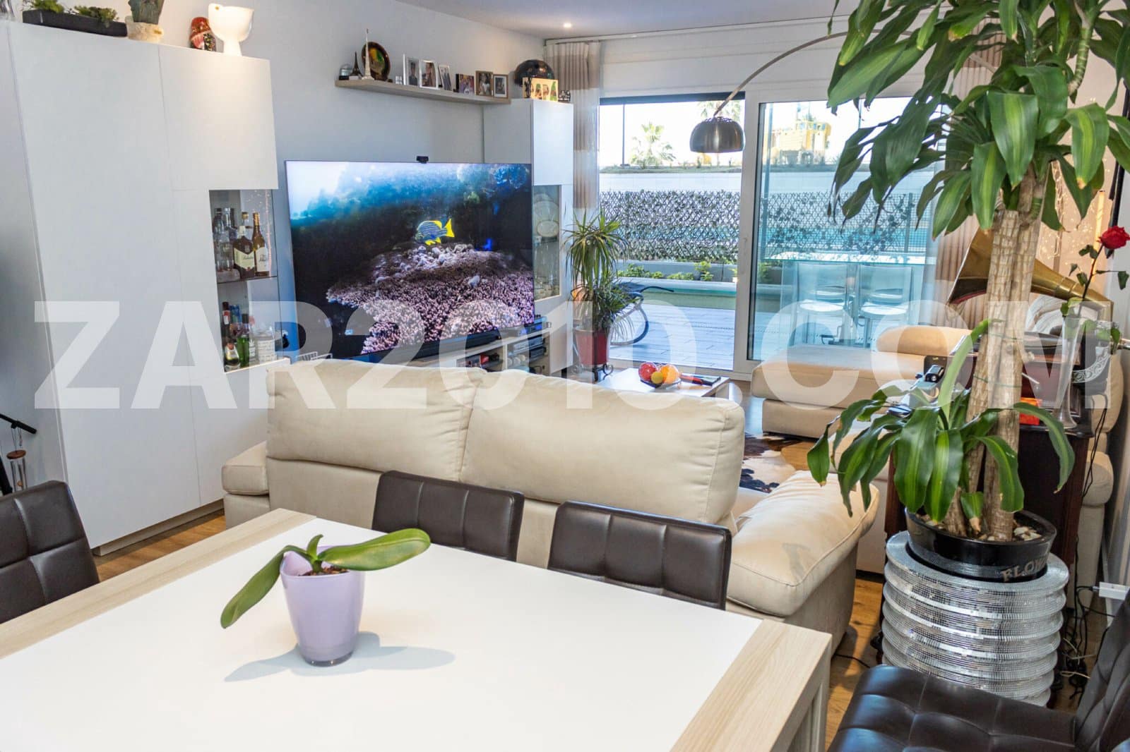 4 makuuhuone Huoneisto myytävänä paikassa Almeria kaupunki mukana uima-altaan 
autotalli - 450 000 € (Ref: 10160097)