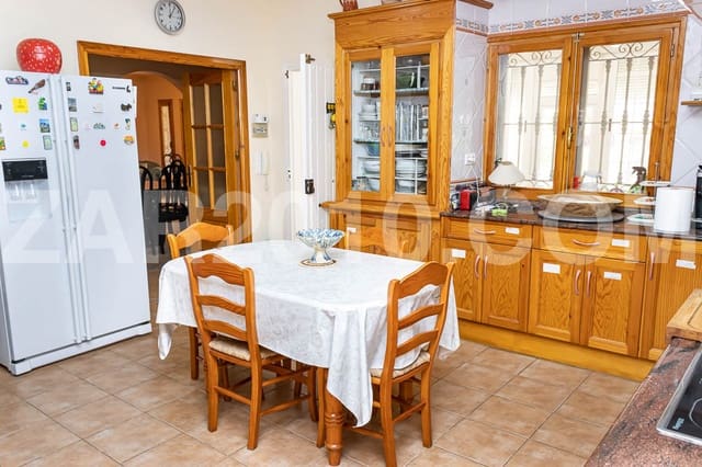 9 soveværelse Villa til salg i Vera med garage - € 595.000 (Ref: 8312677)