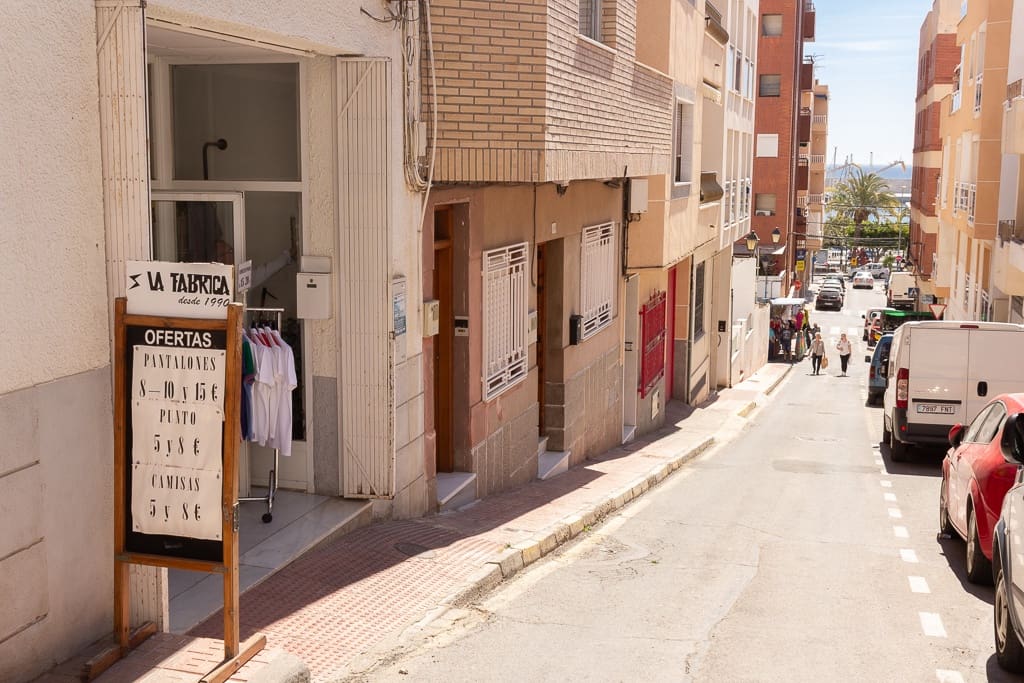 Erhverv til salg i Garrucha - € 235.000 (Ref: 8360190)