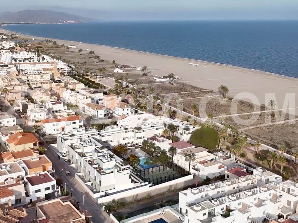 Apartamento Playa de 3 habitaciones en Vera en venta con piscina garaje - 325.000 € (Ref: 8425447)