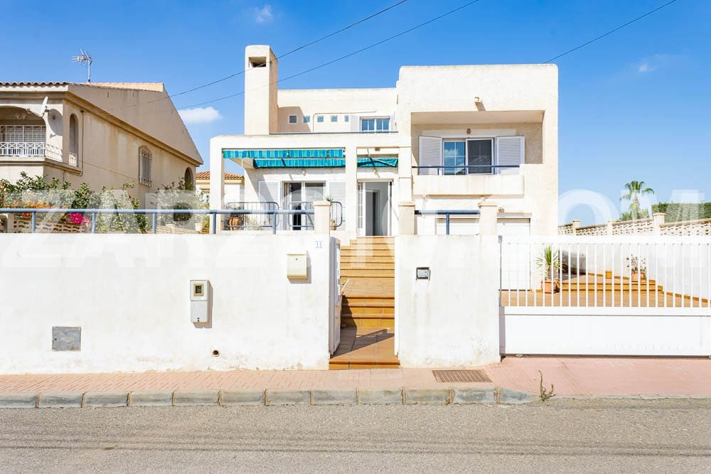 4 Zimmer Villa zu verkaufen in Garrucha mit Garage - 550.000 € (Ref: 8545457)