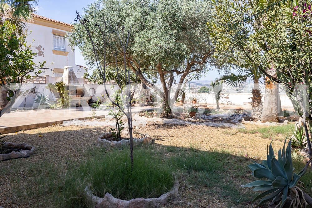 4 Zimmer Villa zu verkaufen in Garrucha mit Garage - 550.000 € (Ref: 8545457)