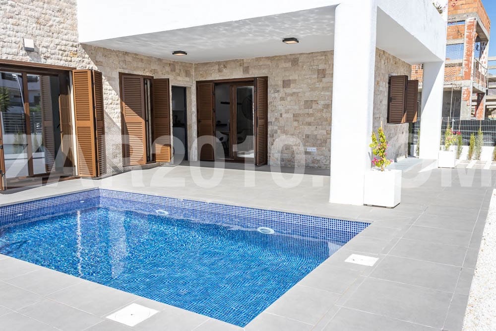 Chalet de 3 habitaciones en San Juan de los Terreros en venta con piscina garaje - 447.000 € (Ref: 8552859)