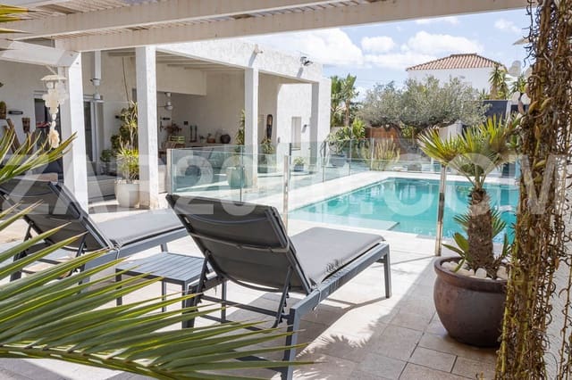 4 soverom Villa til salgs i Vera Ciudad, Vera med svømmebasseng garasje - € 570 000 (Ref: 8881099)