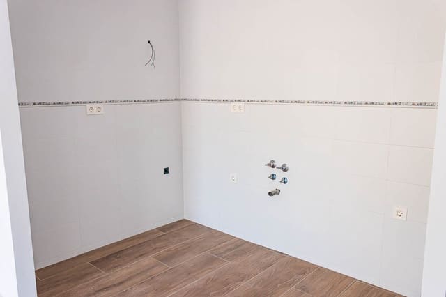 2 sovrum Lägenhet till salu i Garrucha med garage - 172 000 € (Ref: 9049602)