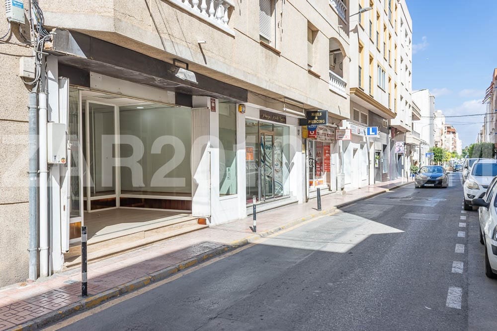 1 quarto Comercial para arrendar em Garrucha - 1 300 € (Ref: 9278367)